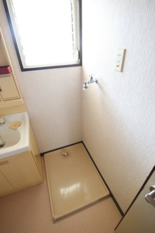 建物設備(室内洗濯機置場)