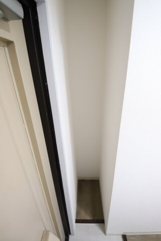 物件内観写真7　(玄関スペース)