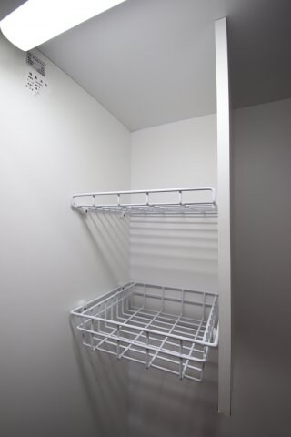 物件内観写真13　(吊戸棚)