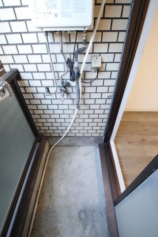 物件内観写真24　(室外洗濯機置場)