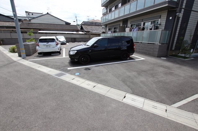 物件外観写真3　(駐車場予定)