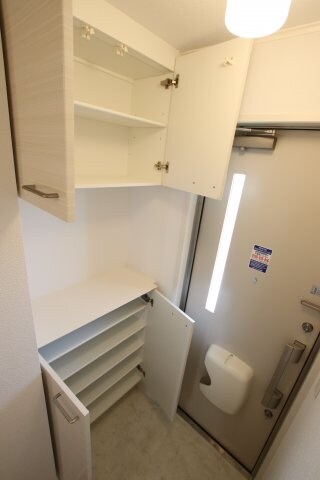 物件内観写真8　(シューズボックス)