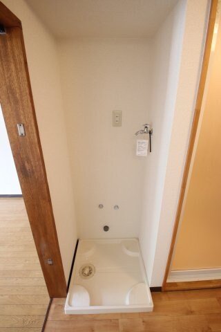 物件内観写真12　(室内洗濯機置場)