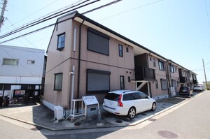 ブラウンヒルズ東山A棟外観写真
