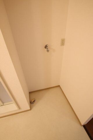 物件内観写真11　(室内洗濯機置場)