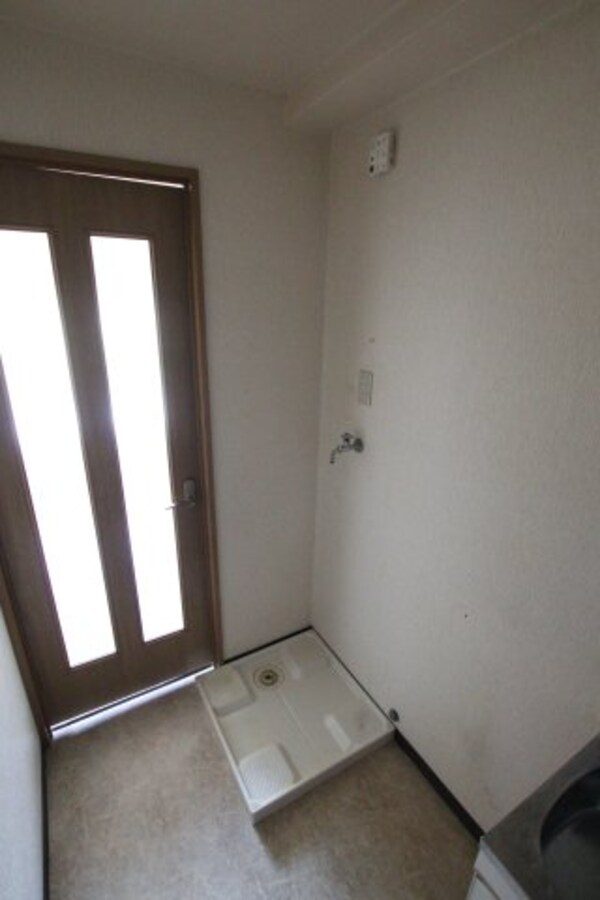 建物設備(室内洗濯機置場)