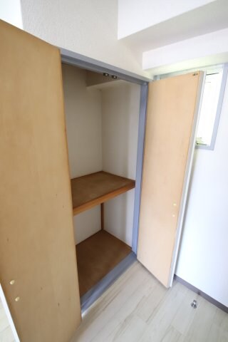 物件内観写真10　(玄関収納)