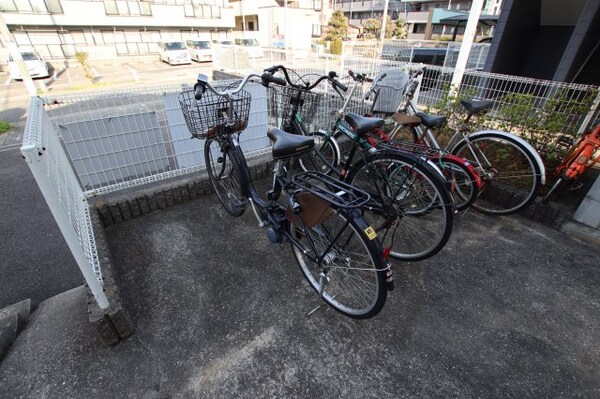建物設備(駐輪場)