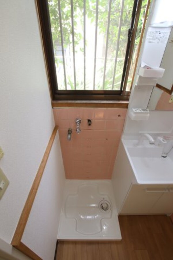 建物設備(室内洗濯機置き場)