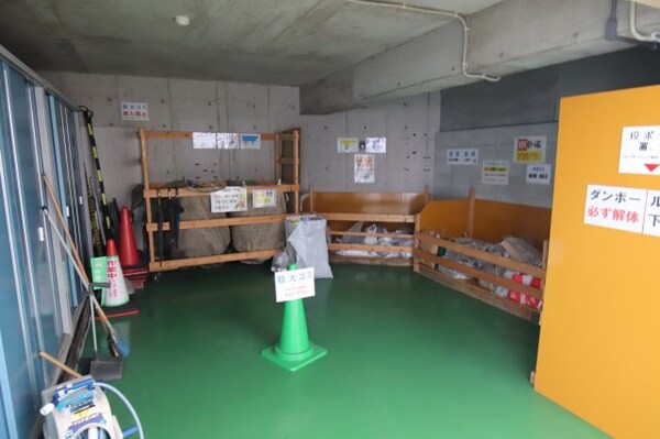 建物設備(敷地内ゴミ置き場)