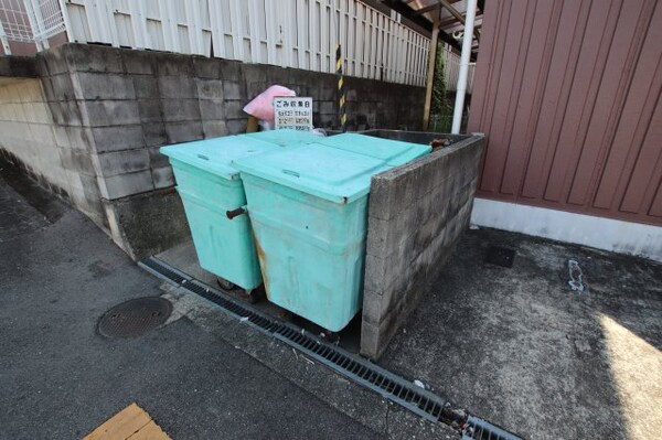 建物設備(敷地内ゴミ置き場)