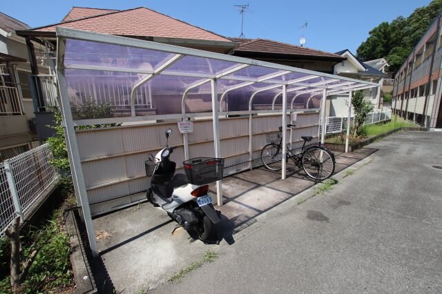 物件内観写真4　(駐輪場)