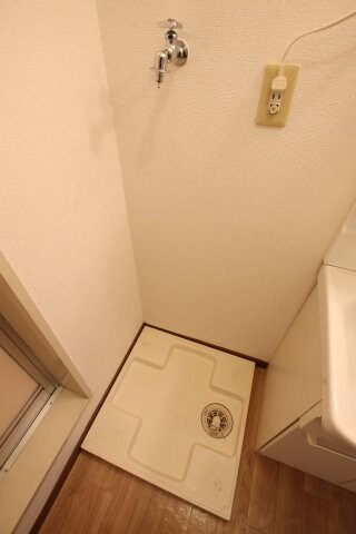 物件内観写真16　(室内洗濯機置場)