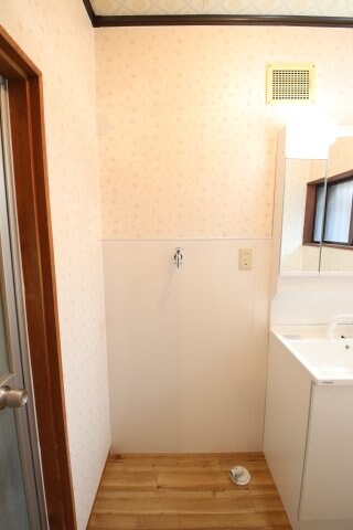 物件内観写真18　(室内洗濯機置場)