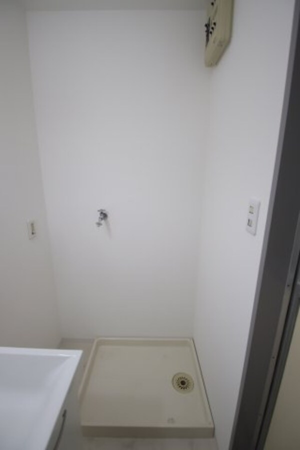 建物設備(室内洗濯機置場)