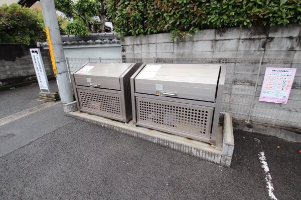 建物設備(敷地内ゴミ置き場)