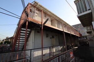 パインリーフ泉ヶ丘1号館外観写真