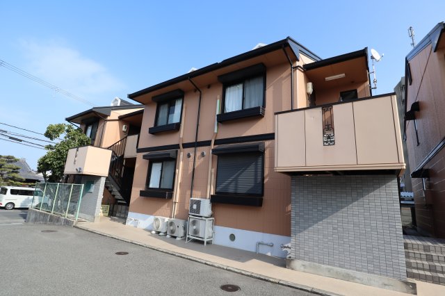 ロイヤルクレストA棟