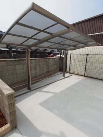 物件内観写真4　(駐輪場)