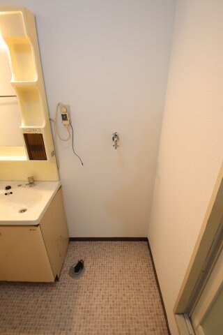 物件内観写真10　(室内洗濯機置場)