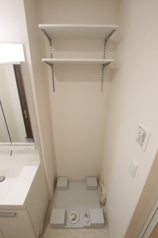物件内観写真15　(室内洗濯機置場)