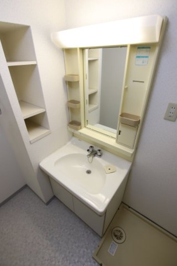 独立洗面台