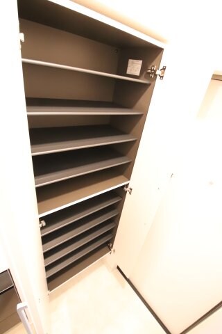 物件内観写真8　(シューズボックス)