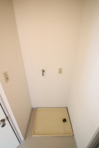 物件内観写真9　(室内洗濯機置き場)