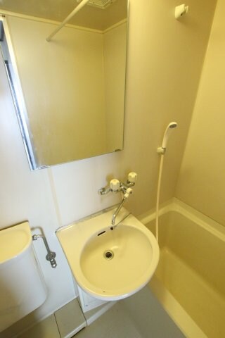 物件内観写真8　(洗面台)