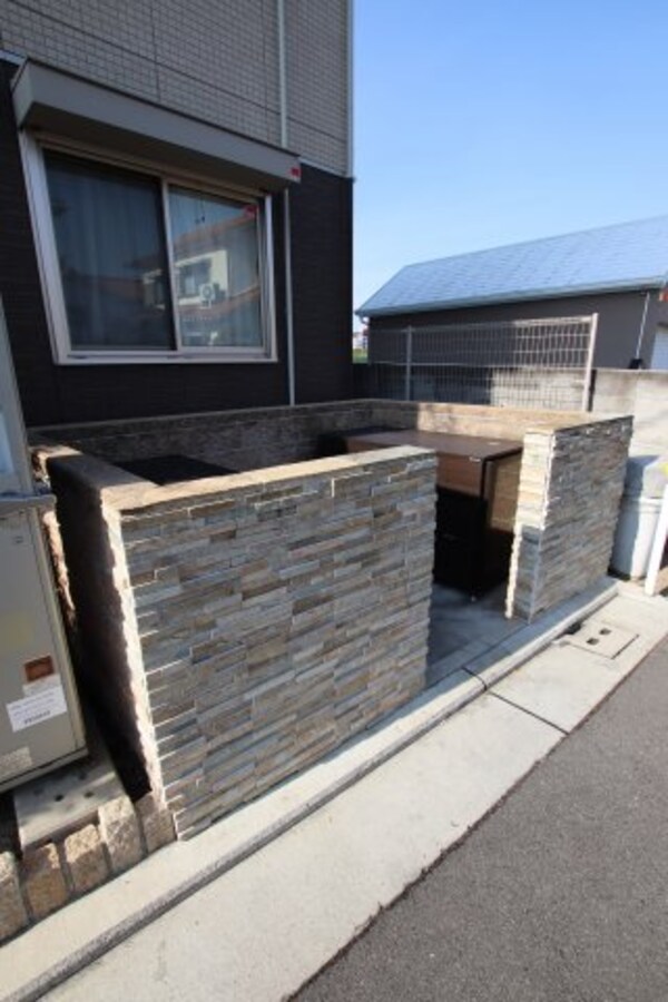 建物設備(敷地内ごみ置き場)