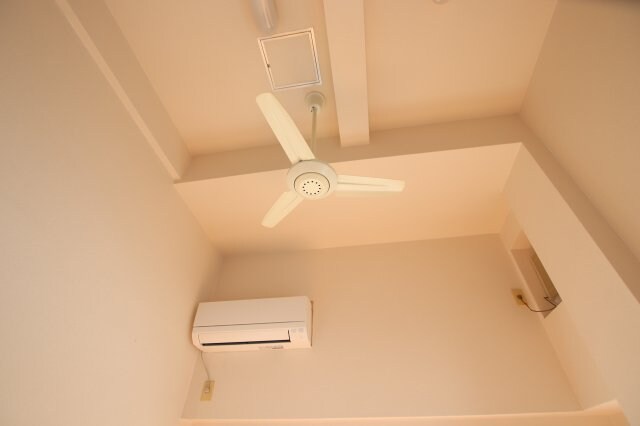 物件内観写真23　(換気扇)