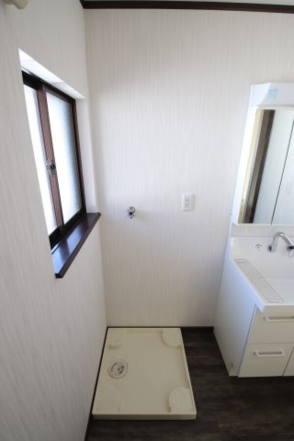 建物設備(室内洗濯機置場)