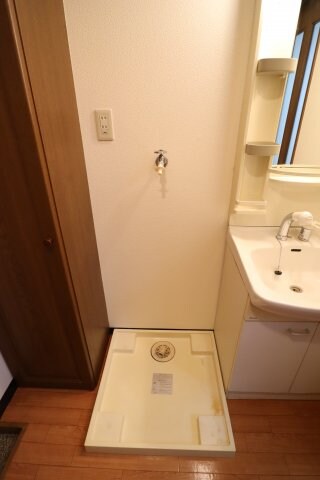 物件内観写真10　(室内洗濯機置場)