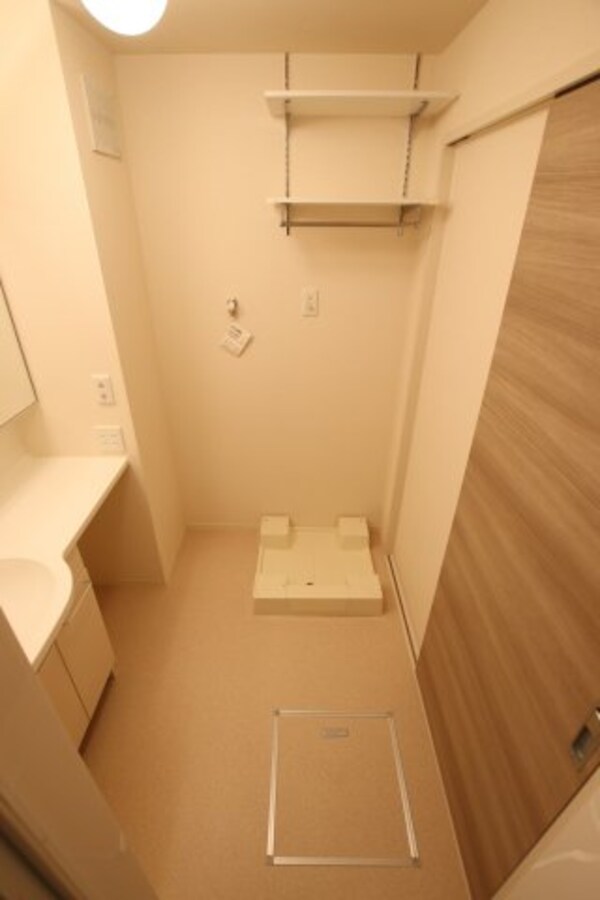 建物設備(室内洗濯機置き場)