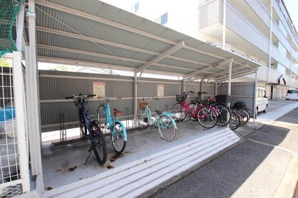 建物設備(駐輪場)