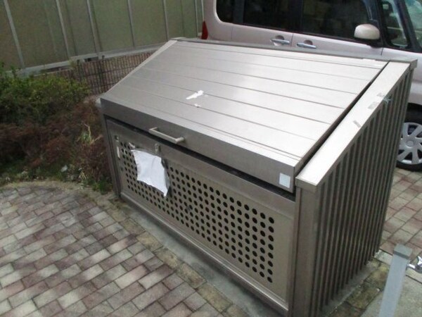 建物設備(敷地内ゴミ捨場)
