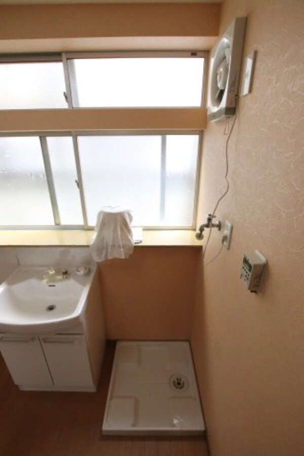 建物設備(室内洗濯機置場)