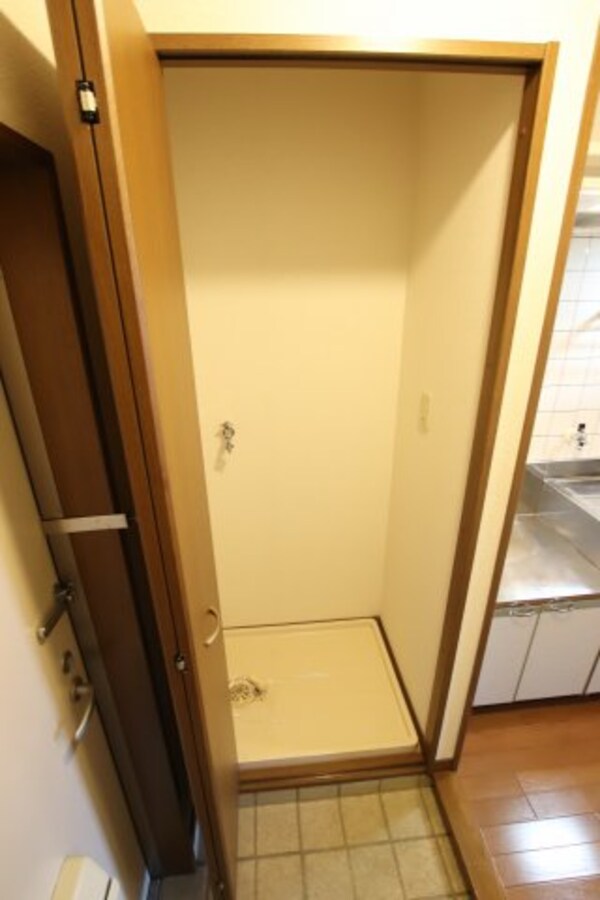 建物設備(室内洗濯機置場)