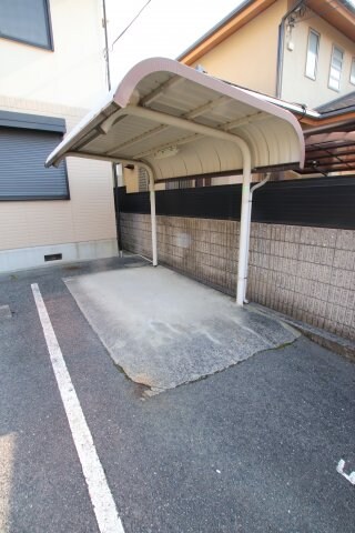 物件内観写真5　(駐輪場)