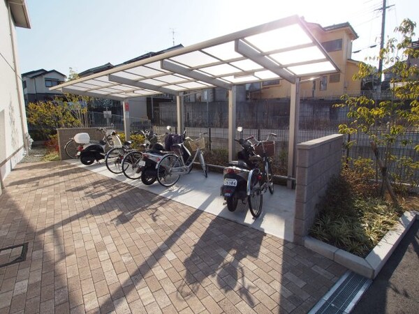 建物設備(駐輪場)