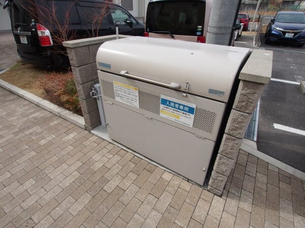 建物設備(敷地内ゴミ捨場)