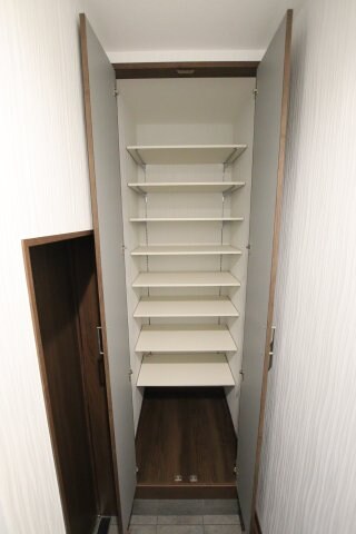 物件内観写真5　(シューズボックス)