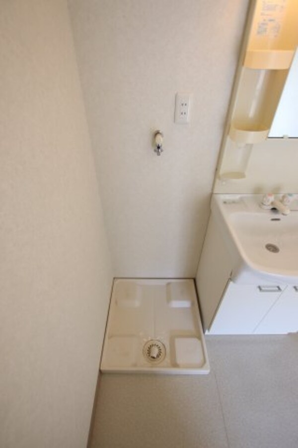 建物設備(室内洗濯機置場)