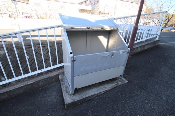建物設備(敷地内ごみ置場)