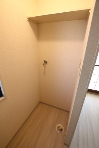 物件内観写真14　(室内洗濯機置き場)