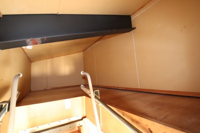 物件内観写真25　(屋根裏収納)
