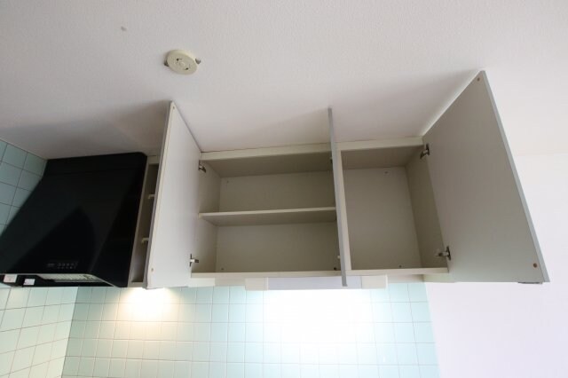 物件内観写真23　(吊戸棚)