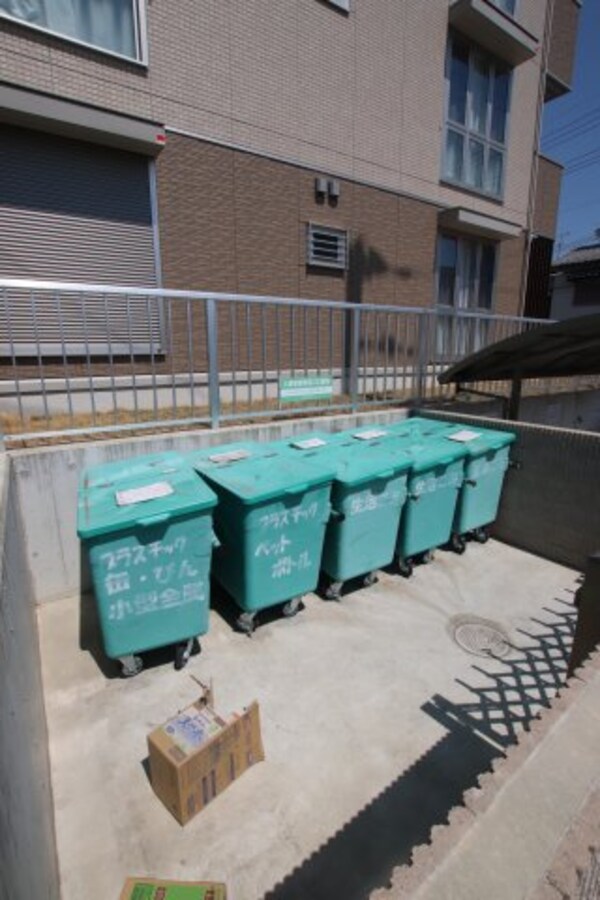 建物設備(敷地内ゴミ捨場)