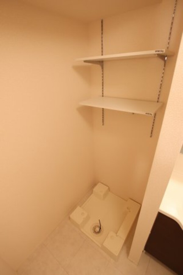 建物設備(室内洗濯機置場)