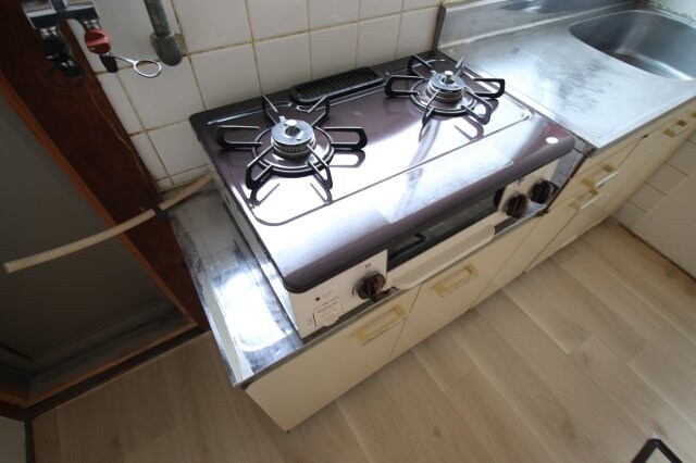 物件内観写真13　(ガスコンロ（残置物）)